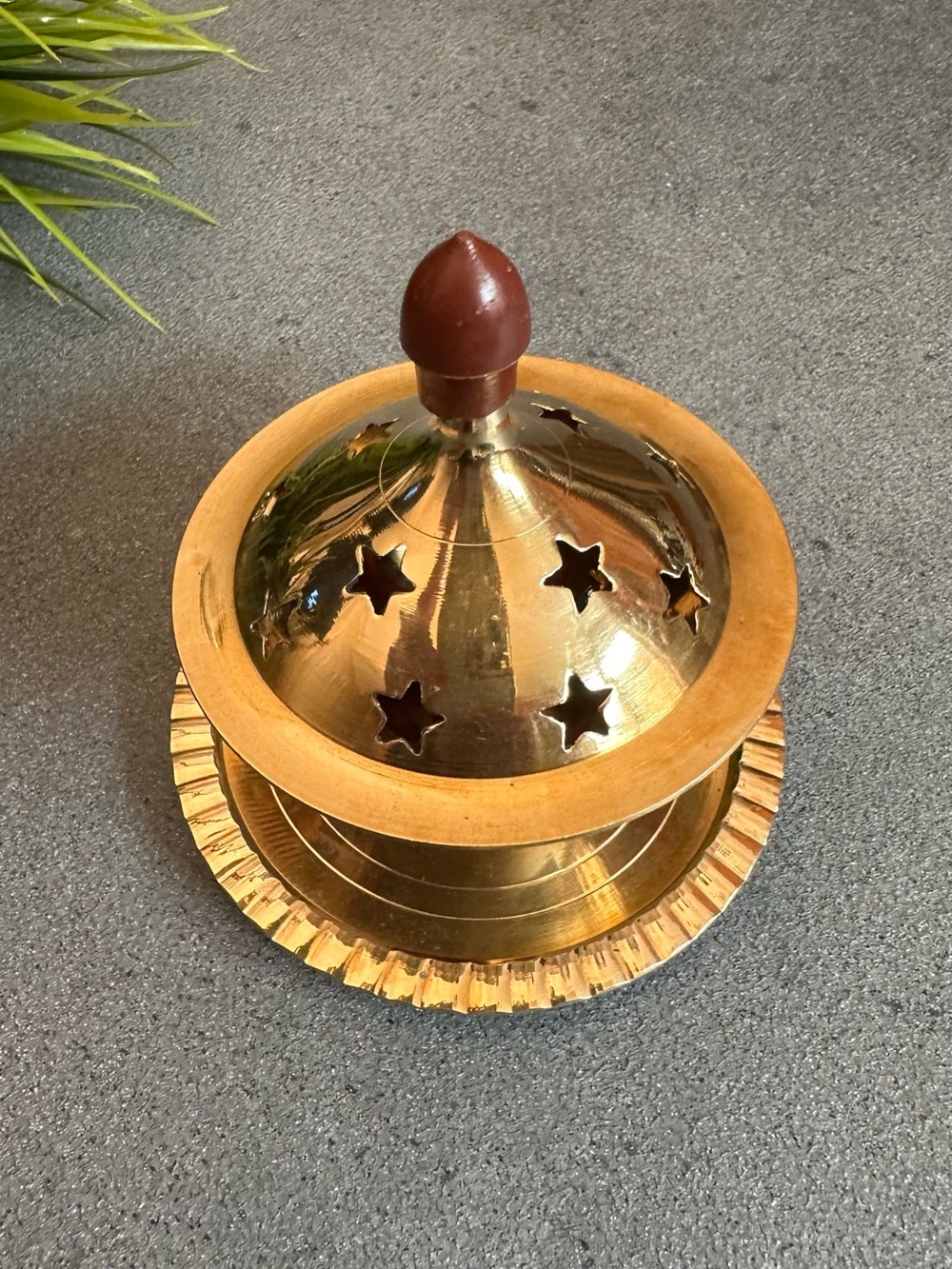 Forestree"Kuber Goblet Brass Diya | Table Oil lamp "Puja Lamp - Decorative Round